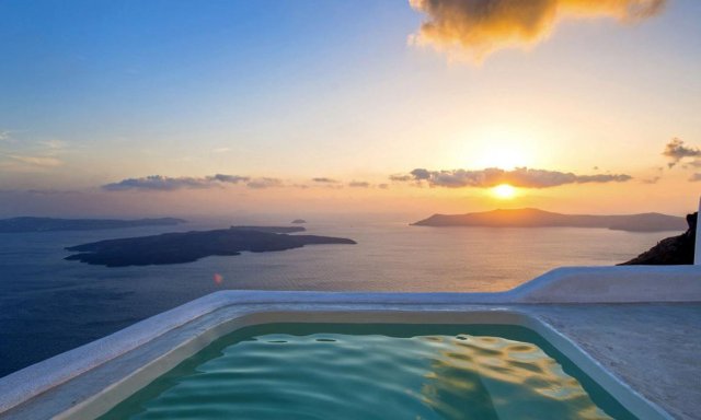 Aqua Luxury Suites Santorini